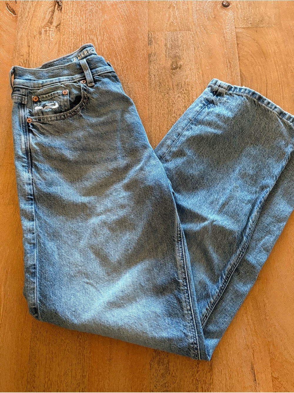 American Eagle Outfitters Women's Relaxed Light Blue Denim Jeans